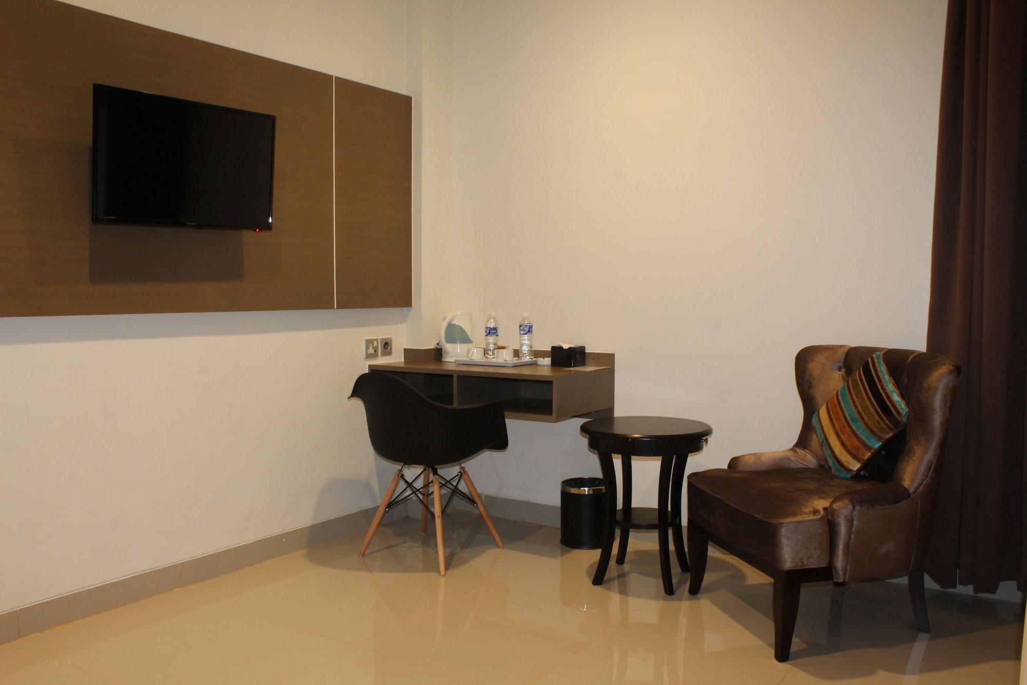 Opi Indah Hotel Palembang Exterior photo